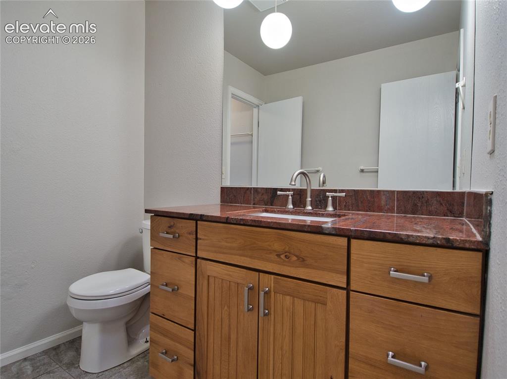 Image 16 of 28: Bathroom