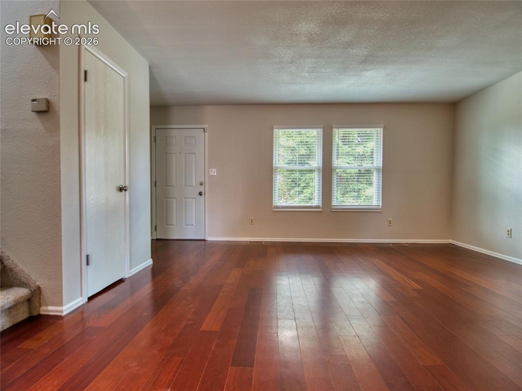 Image 6 of 28: Living Room