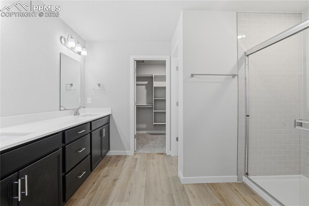 Image 11 of 16: Bathroom