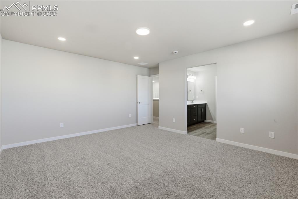 Image 9 of 16: Bedroom