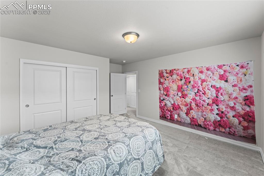 Image 32 of 48: Bedroom