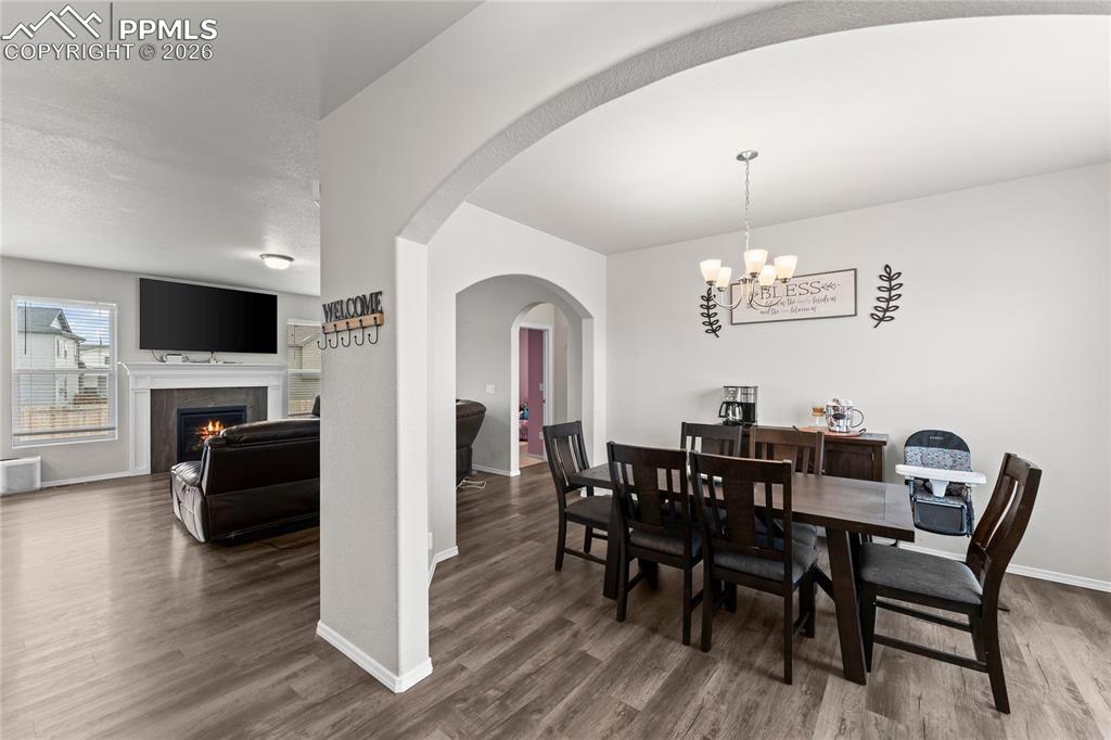 Image 4 of 48: Dining Area