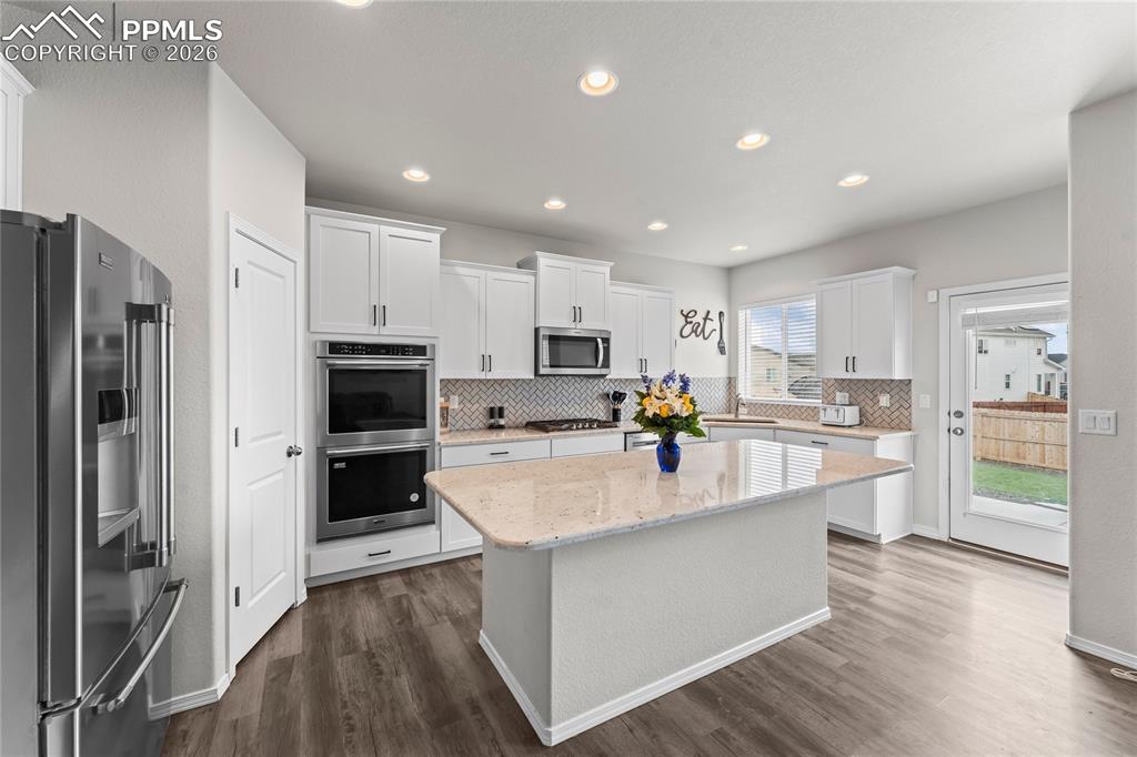 Image 8 of 48: Kitchen