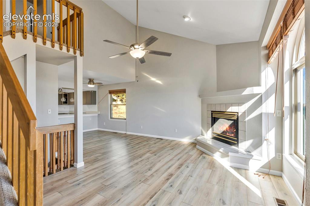 Image 19 of 47: Living Room