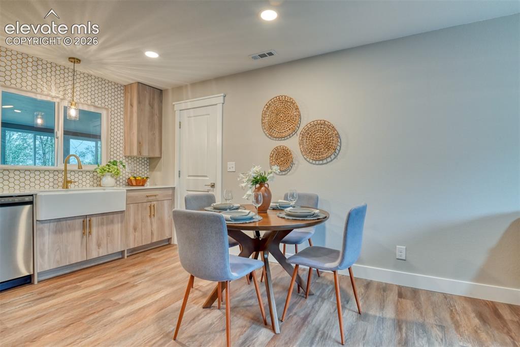 Image 9 of 43: Dining Area