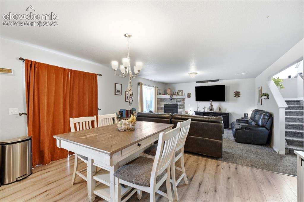 Image 19 of 48: Dining Area