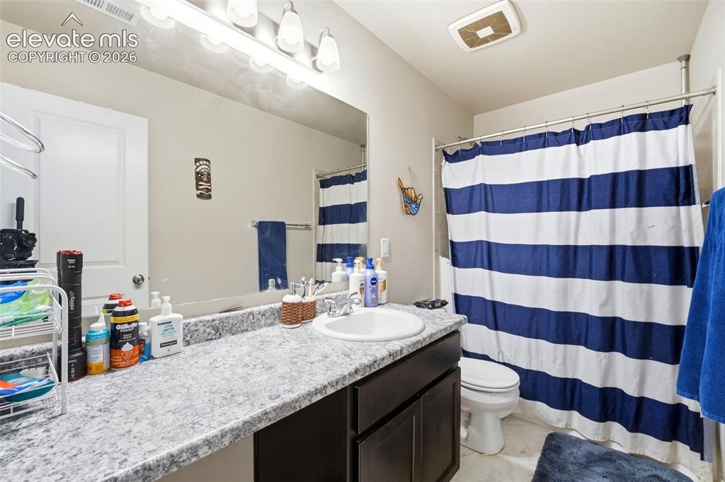 Image 30 of 48: Bathroom