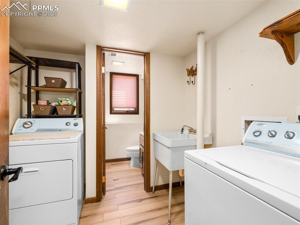 Image 9 of 35: Laundry