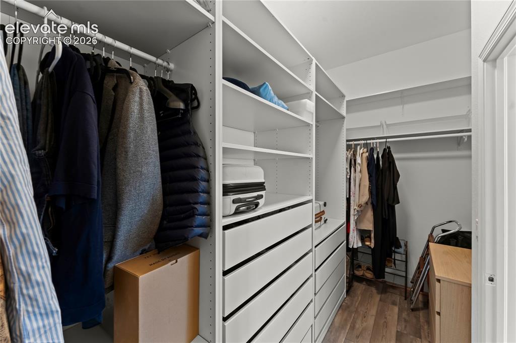 Image 27 of 46: Closet