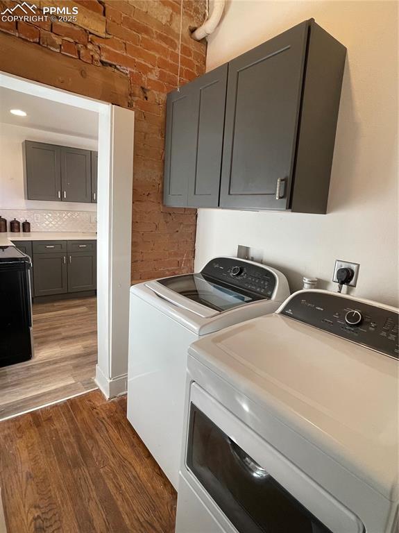 Image 10 of 25: Laundry