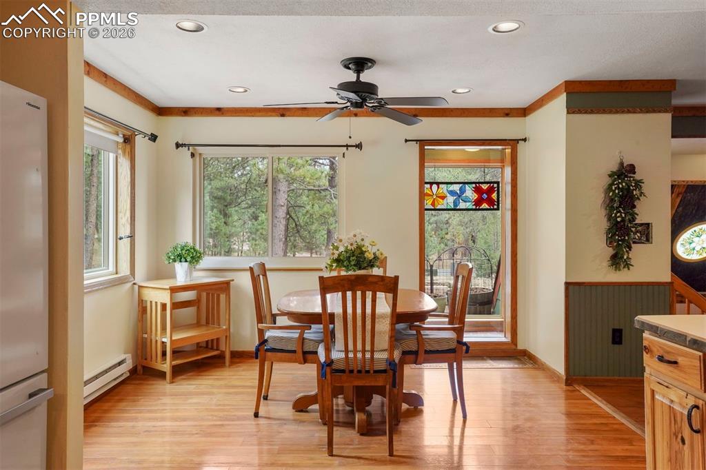 Image 13 of 22: Dining Area