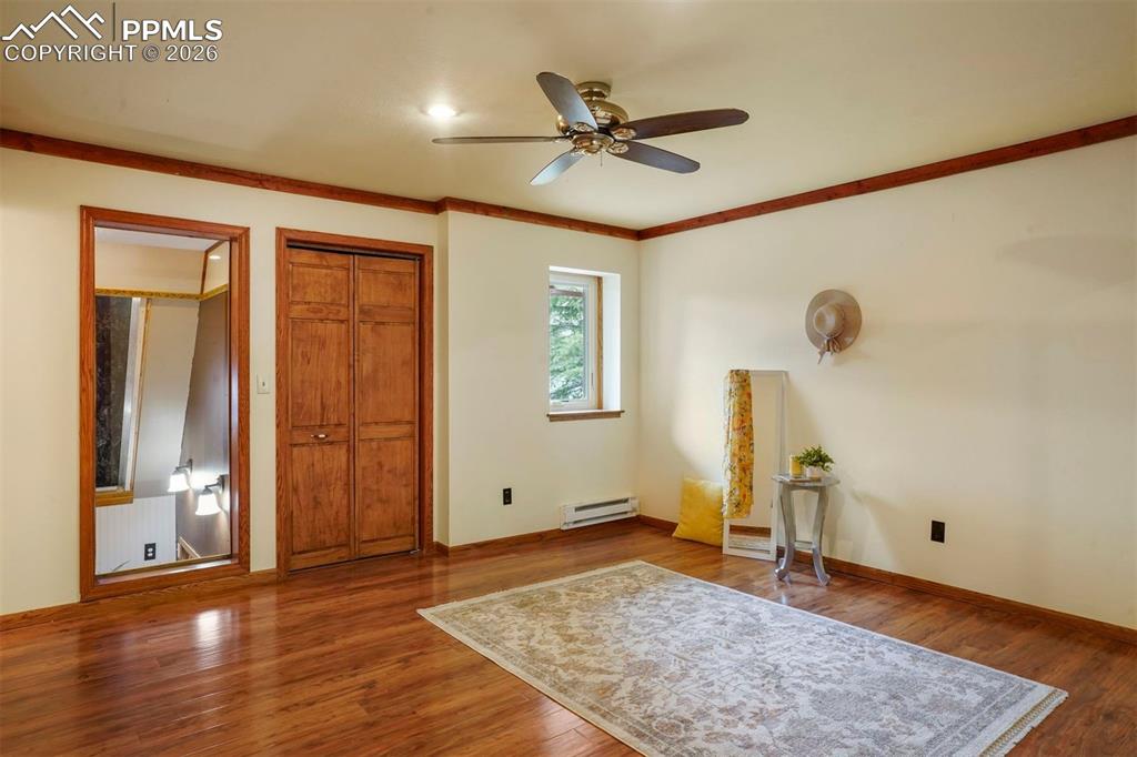 Image 15 of 22: Bedroom