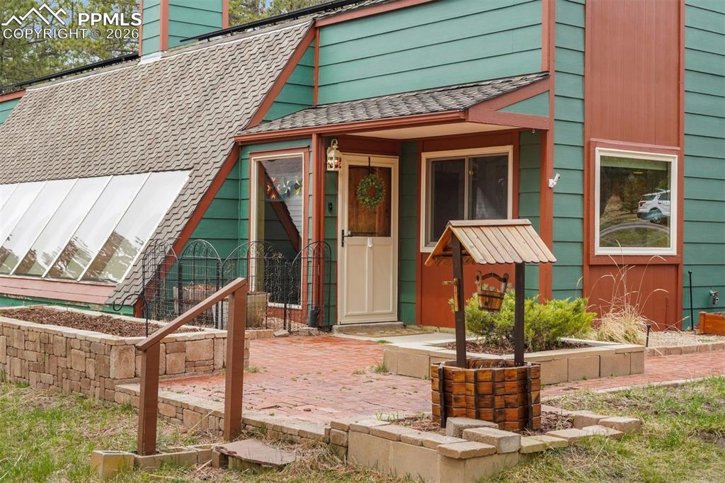 Image 7 of 22: Entry