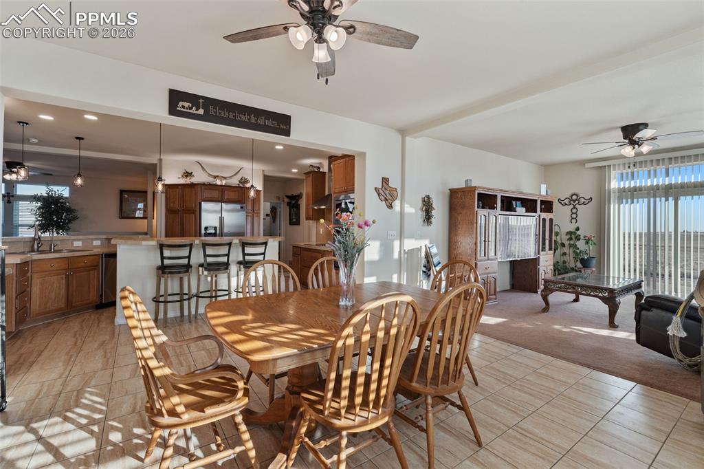 Image 18 of 47: Dining Area