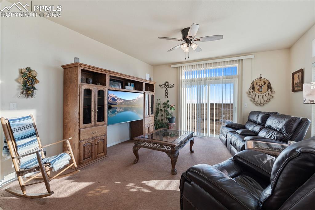 Image 19 of 47: Living Room