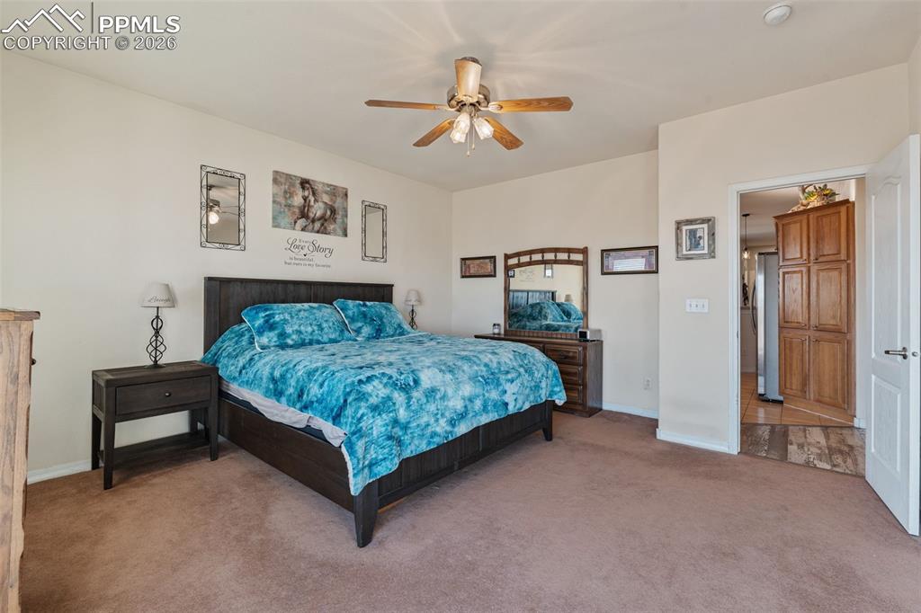 Image 22 of 47: Bedroom