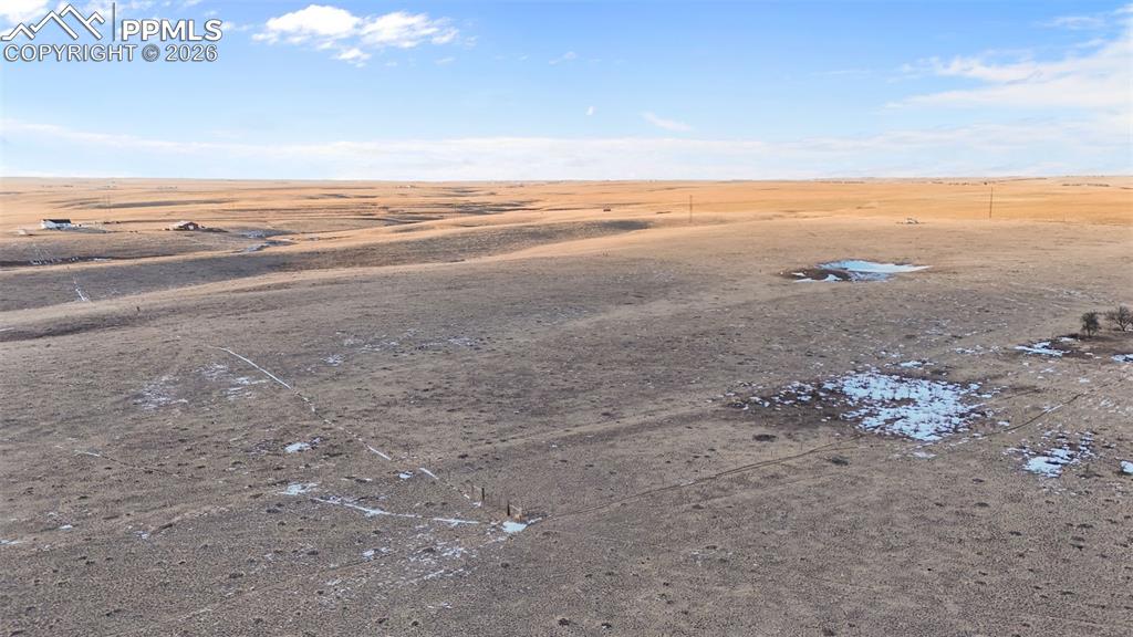 Image 43 of 47: Yard