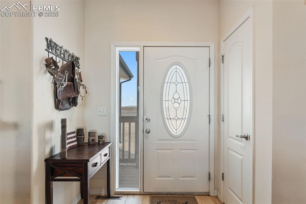 Image 7 of 47: Entry