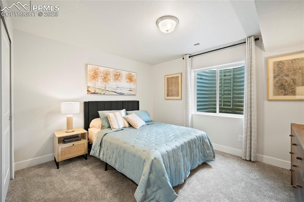 Image 36 of 40: Bedroom