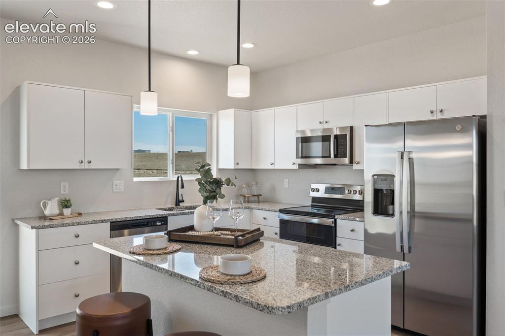Image 16 of 49: Kitchen