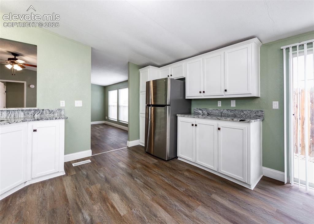 Image 12 of 26: kitchen