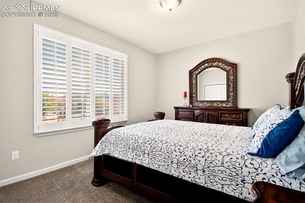 Image 31 of 43: Bedroom