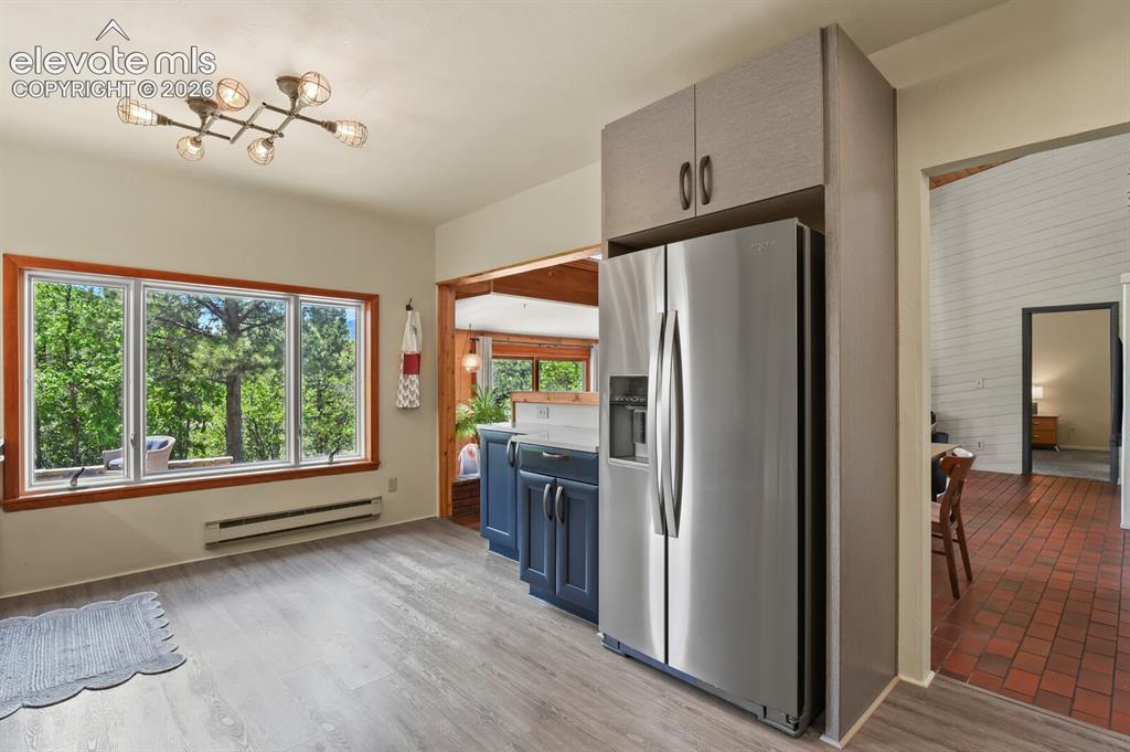 Image 13 of 49: Kitchen