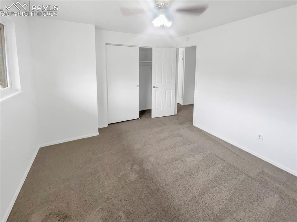 Image 5 of 23: Bedroom