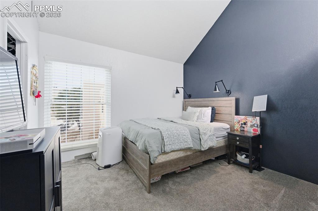 Image 11 of 18: Bedroom