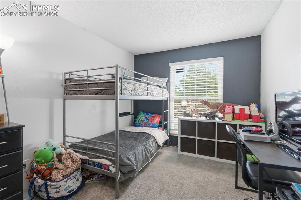 Image 15 of 18: Bedroom