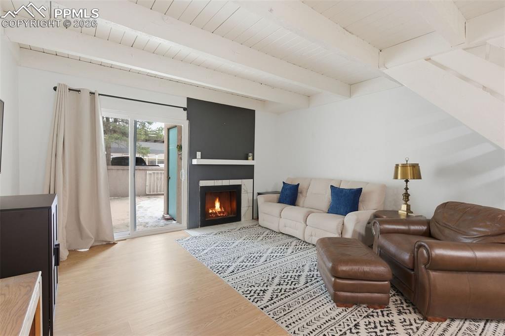 Image 8 of 18: Living Room