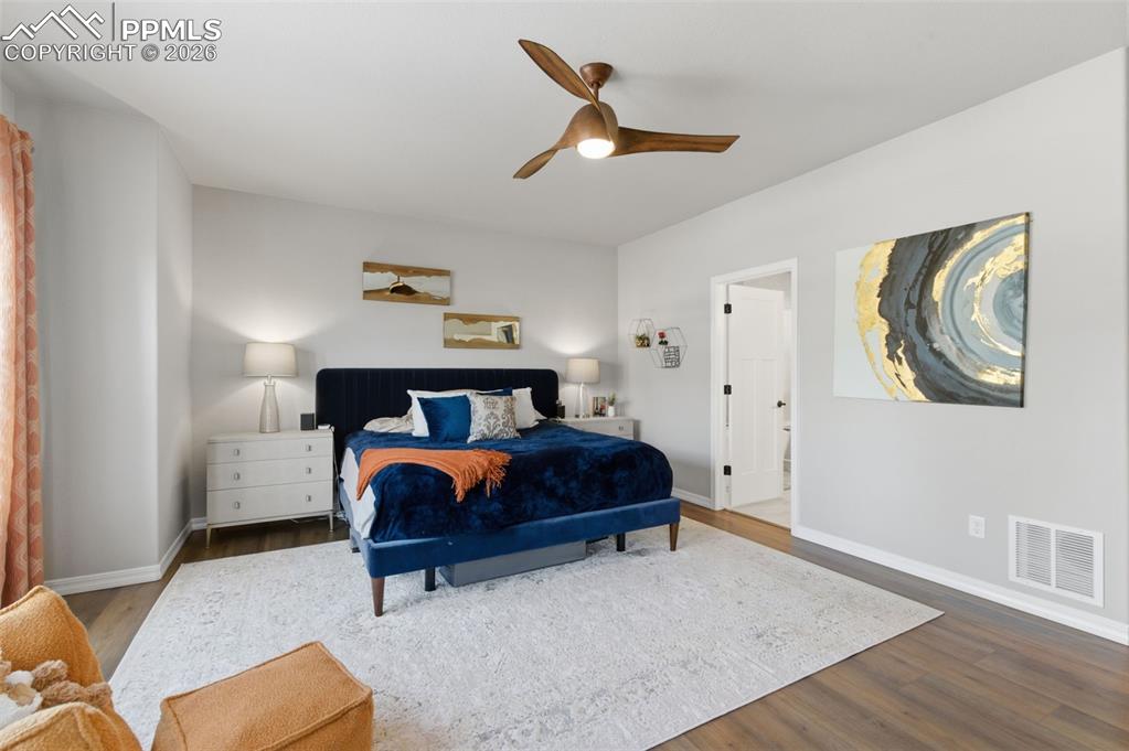 Image 16 of 44: To Right Is Access To Adjoining 5 Piece Bath