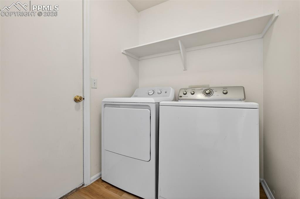 Image 14 of 32: Laundry