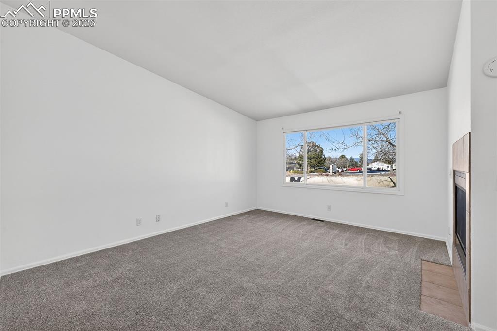 Image 15 of 32: Living Room