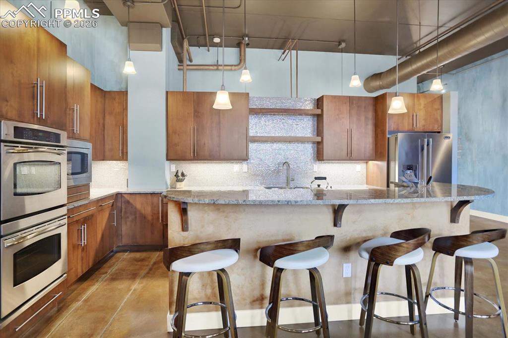 Image 13 of 49: Kitchen