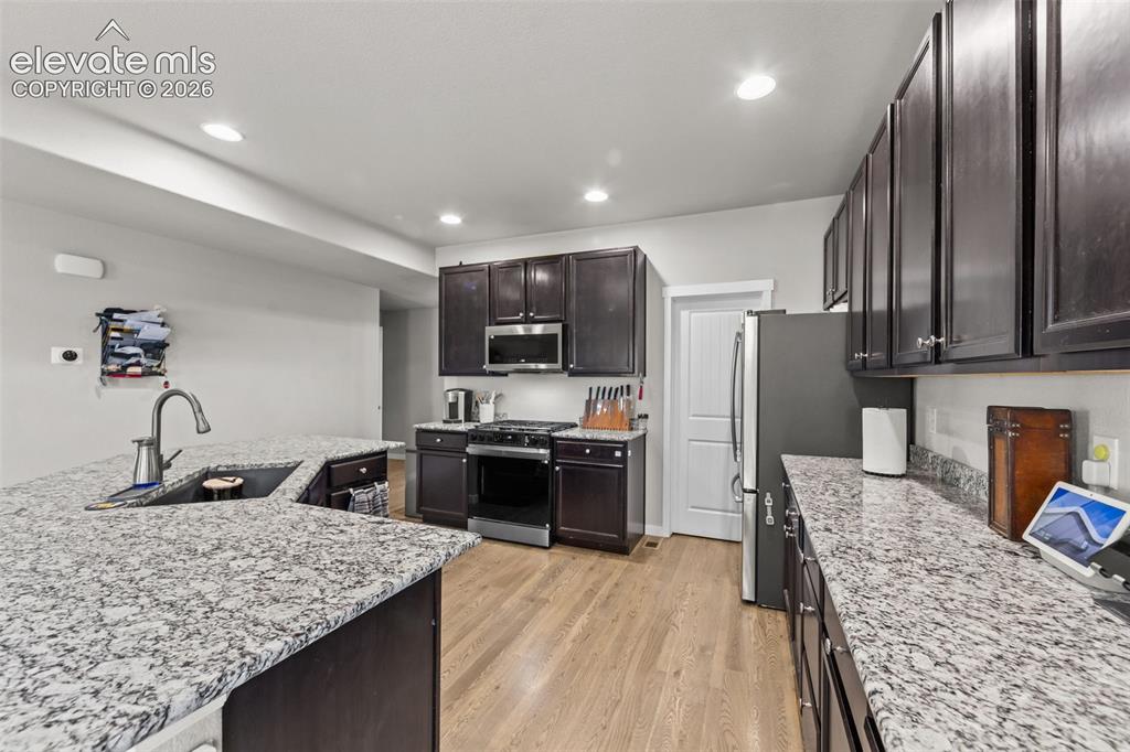 Image 13 of 39: Kitchen