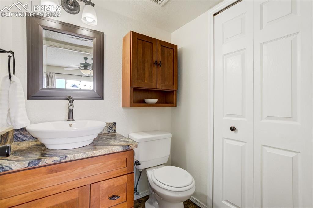 Image 19 of 46: Powder bath on the lower level. 