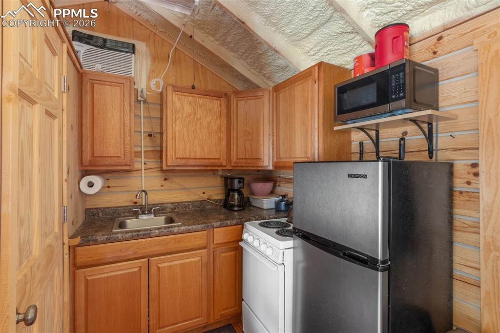 Image 17 of 50: Main cabin kitchen area.