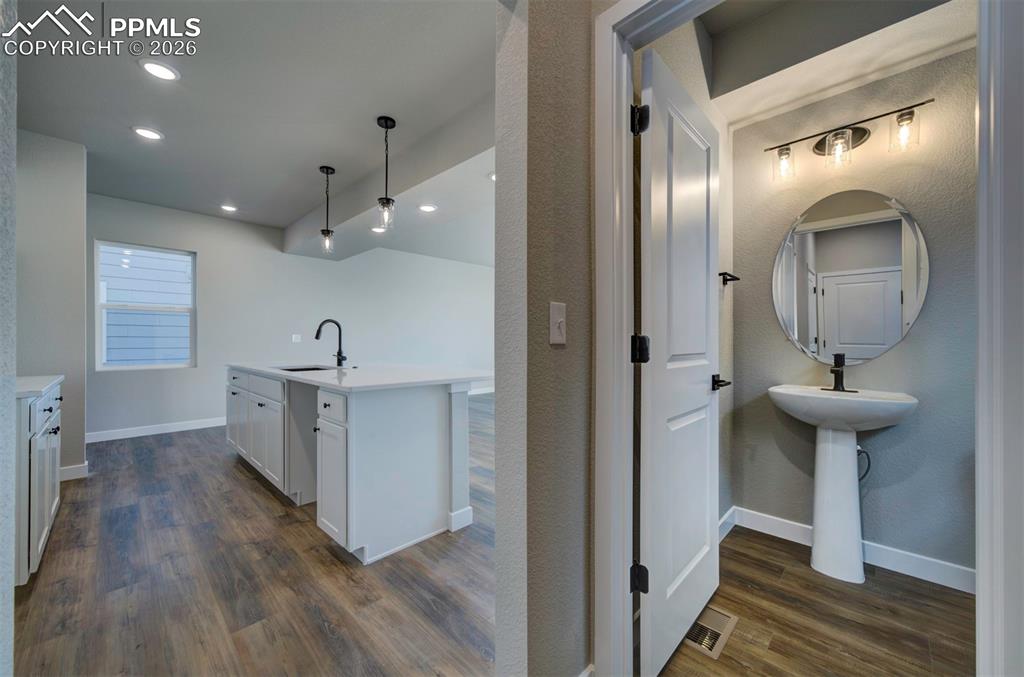 Image 13 of 41: Bathroom