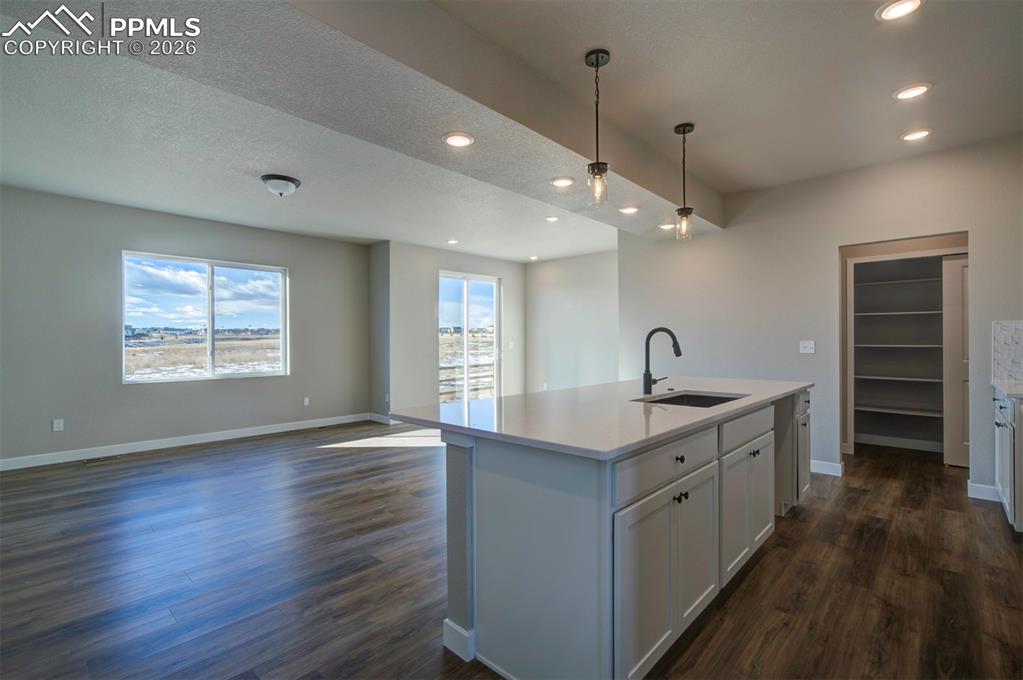 Image 18 of 41: Kitchen