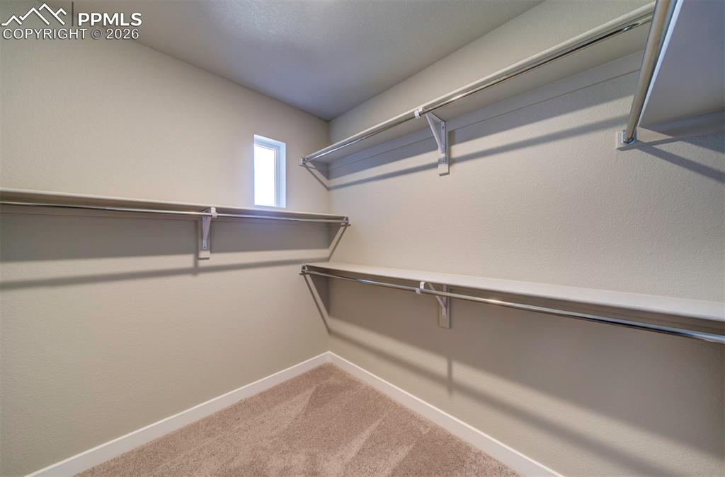 Image 26 of 41: Closet