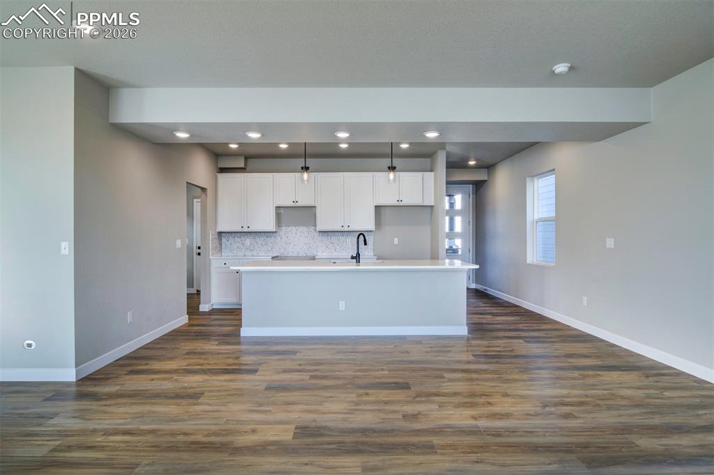 Image 7 of 41: Kitchen