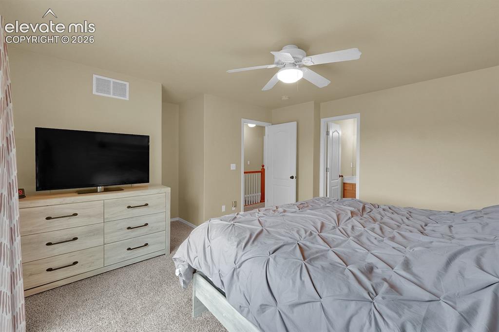 Image 12 of 17: Bedroom