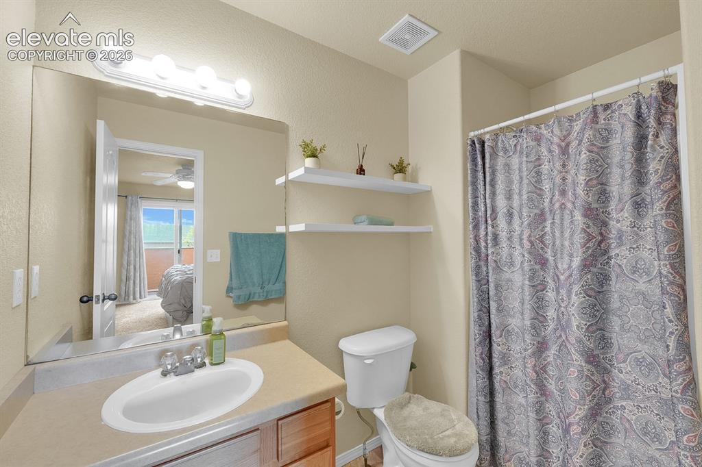 Image 5 of 17: Primary attached bath