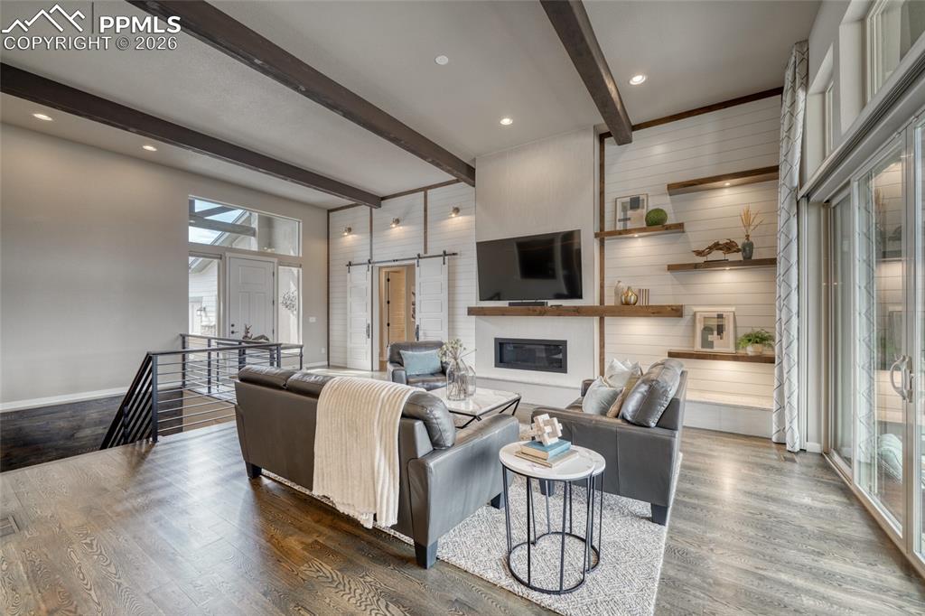 Image 10 of 50: Living Room