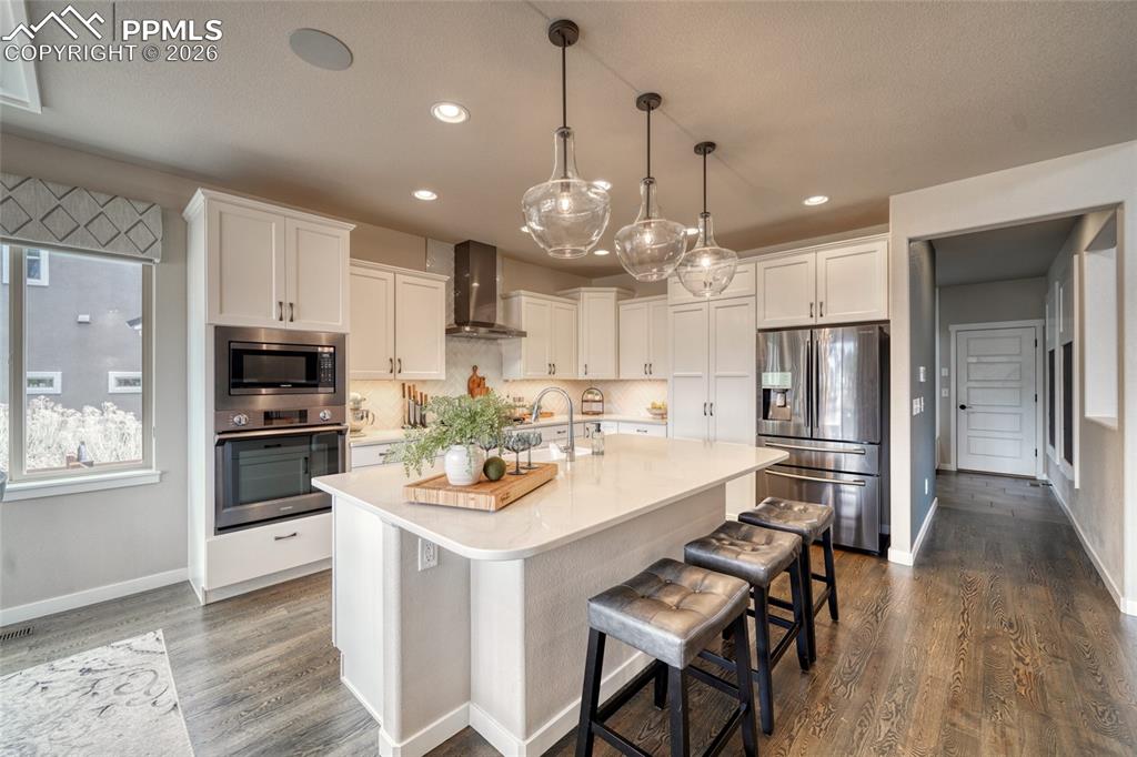 Image 18 of 50: Kitchen