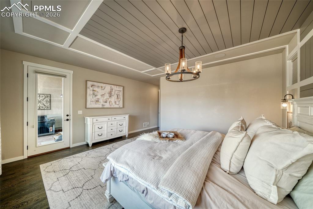 Image 25 of 50: Bedroom