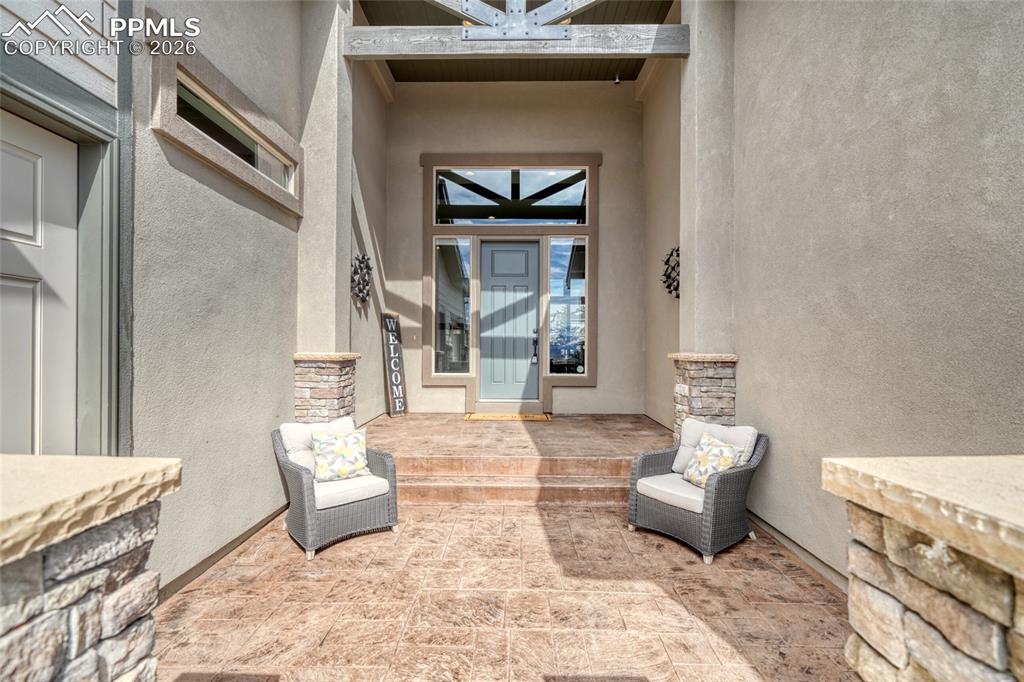 Image 6 of 50: Entry