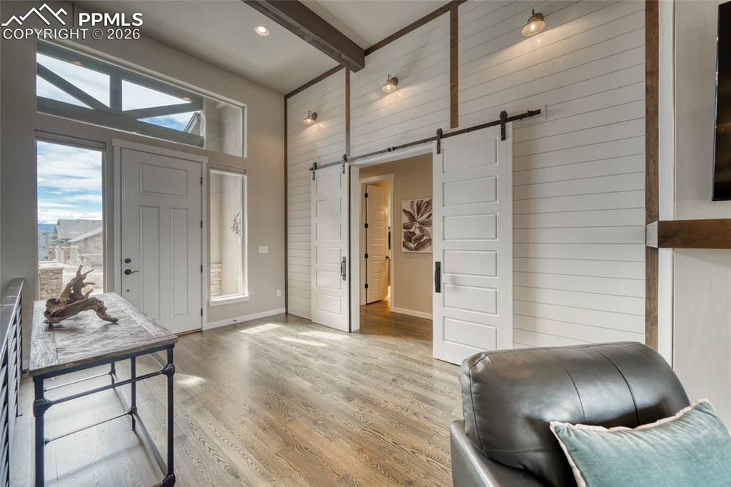 Image 7 of 50: Entry