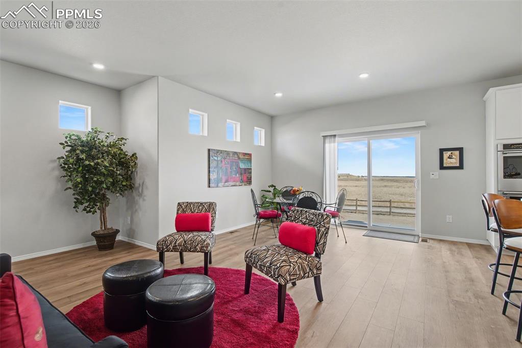 Image 15 of 45: Sitting Room